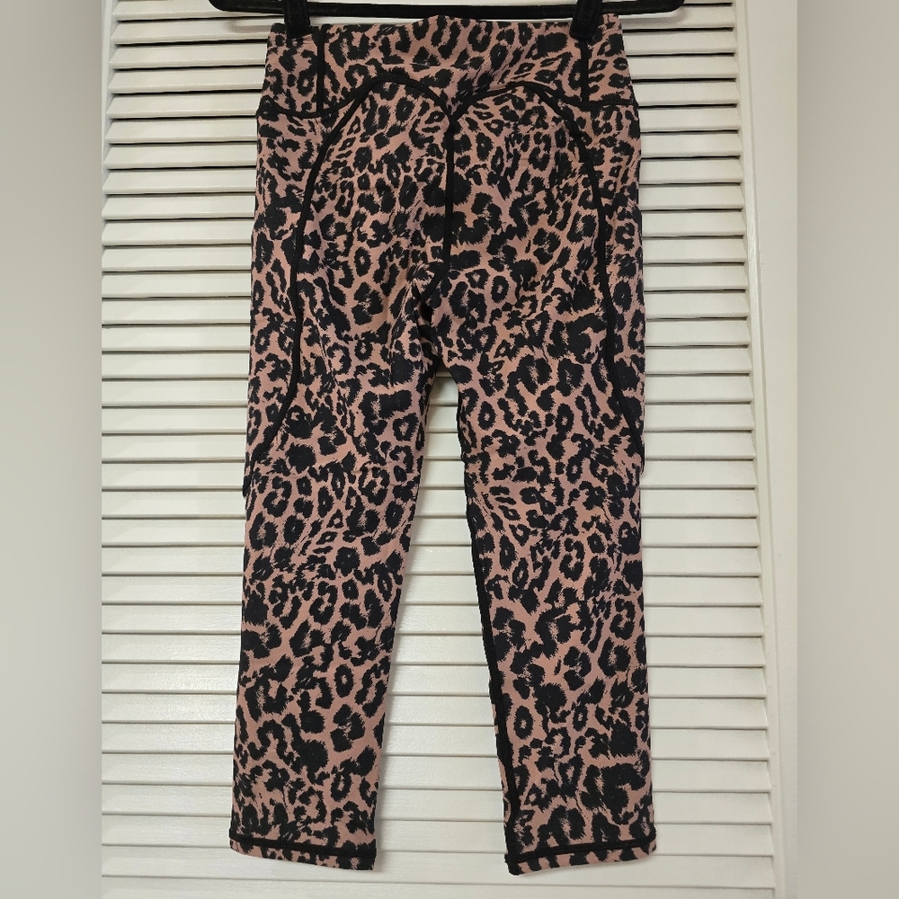 FITTIN - (NWOT) Cheetah Print Yoga Workout Athletic Activewear Crop Leggings - Picture 2 of 4